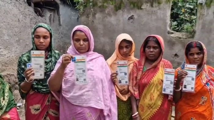 বাংলাদেশি সন্দেহে আটক! ফিরে এসে আতঙ্কের কাহিনি বললেন মালদার সাত পরিযায়ী শ্রমিক