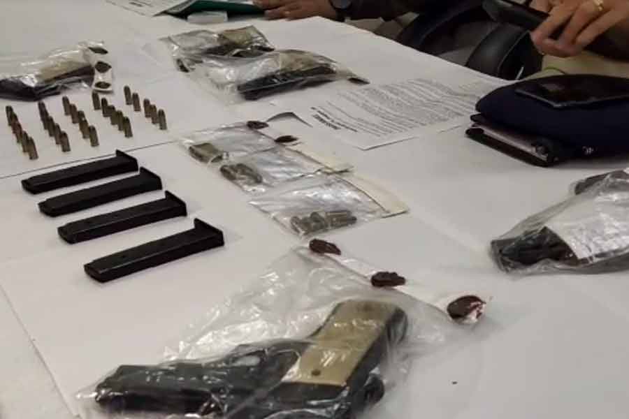 সামশেরগঞ্জ ও সুতি থানার অভিযানে আগ্নেয়াস্ত্র সহ গ্রেপ্তার দুই যুবক