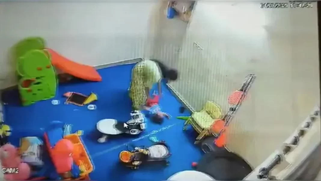 চড়, ব্যাট দিয়ে আঘাত, কামড়…! ১৫ মাসের শিশুর উপর নারকীয় অত্যাচার চালালো আয়া