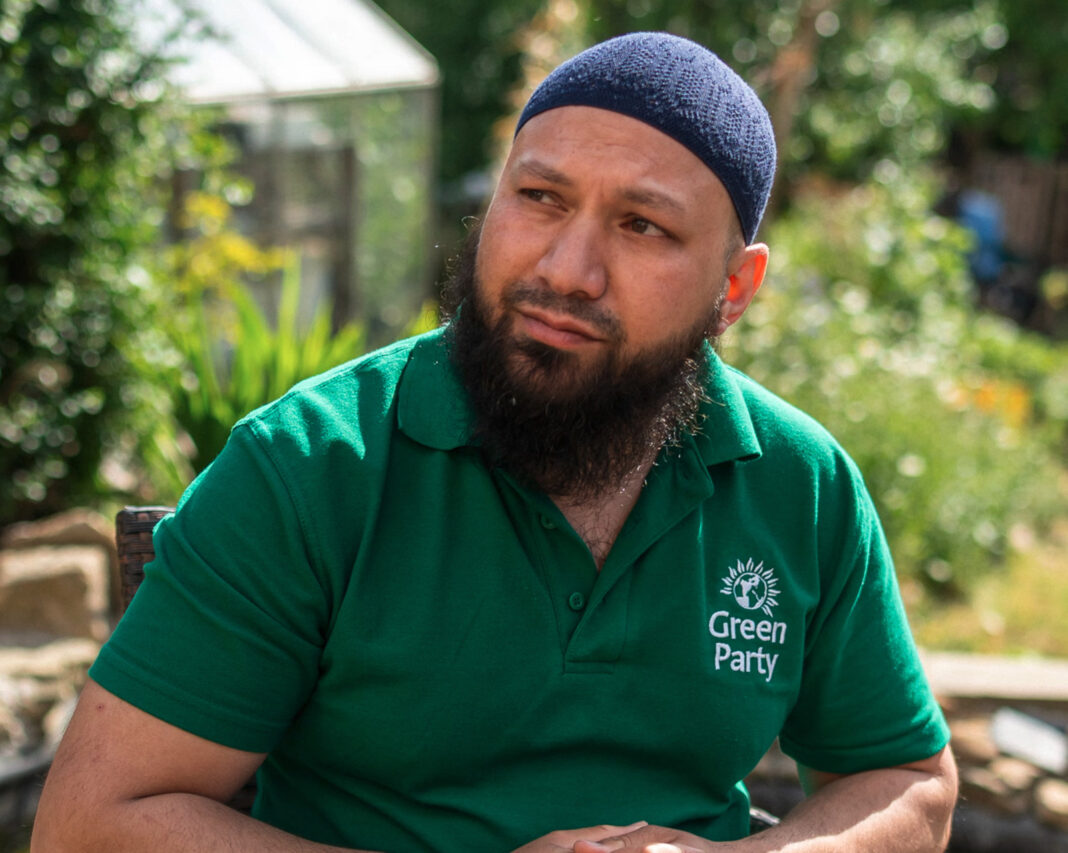যুক্তরাজ্যে বর্ণবিদ্বেষের শিকার গ্রিন পার্টির উপ-প্রধান মতিন আলী