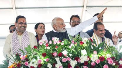 প্রধানমন্ত্রীর সভায় প্রযুক্তিগত গোলমালের পর দায়িত্বচ্যুত আইএএস কর্মকর্তা