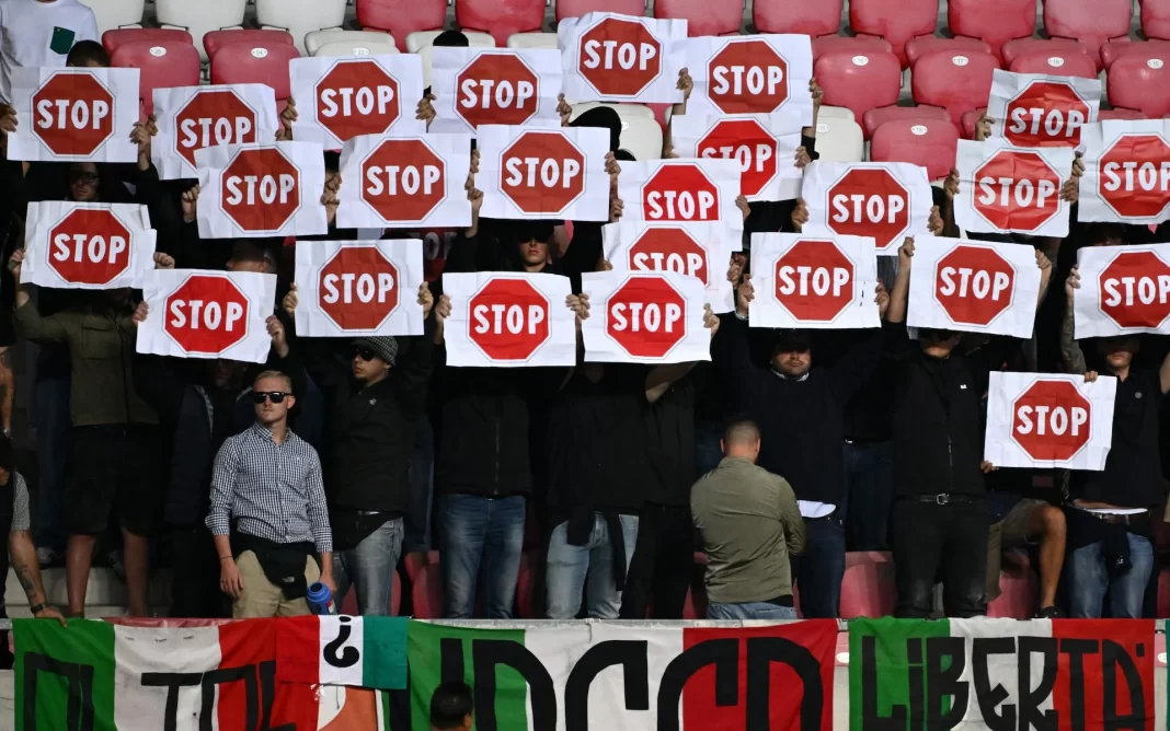 গাজায় ইসরায়েলি হামলার বিরুদ্ধে অভিনব বার্তা ইতালির সমর্থকদের