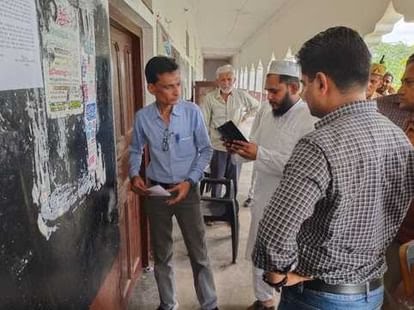 উত্তরপ্রদেশের এক মাদ্রাসা করা হলো বন্ধ , ধর্মীয় বৈষম্যের অভিযোগে প্রশাসনে উপর