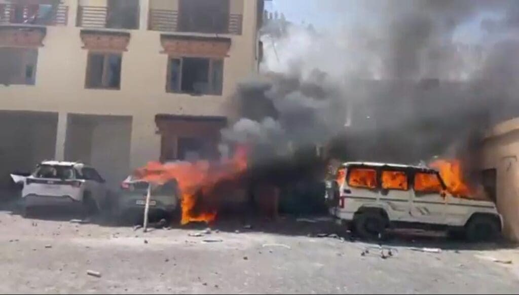 ৩৭০ প্রত্যাহারের ছয় বছর পরও রাজ্যের মর্যাদা মেনেনি, অগ্নিগর্ভ লাদাখ