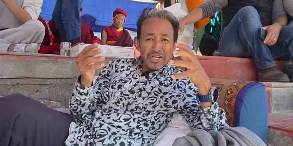 লেহ শহরে বিক্ষোভের পর গ্রেফতার সোনম ওয়াংচুক, জাতীয় নিরাপত্তা আইনে মামলা