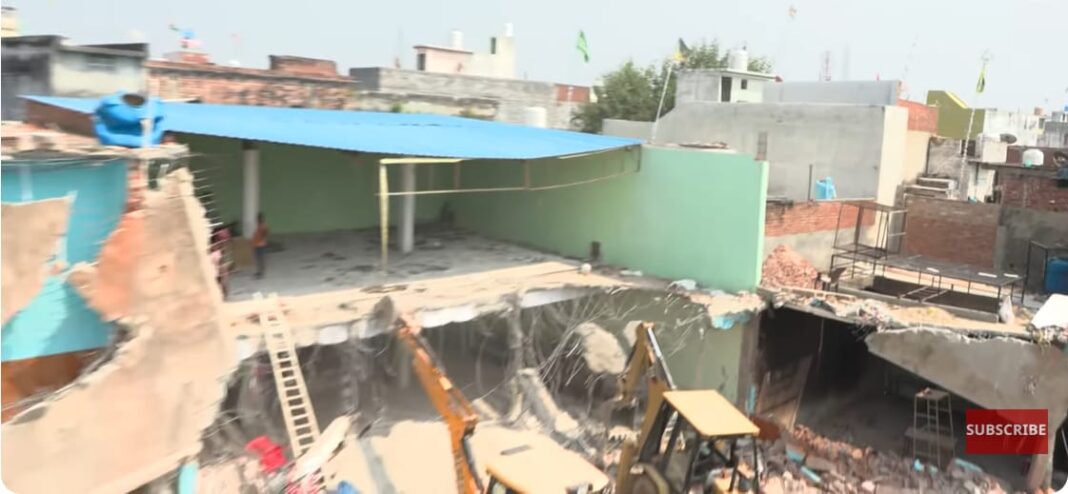 বেরেলিতে ফের বুলডোজার দৌরাত্ম্য! ডঃ নাফিসের রাজা প্রাসাদের একটি অংশ ভেঙে ফেলল বিডিএ