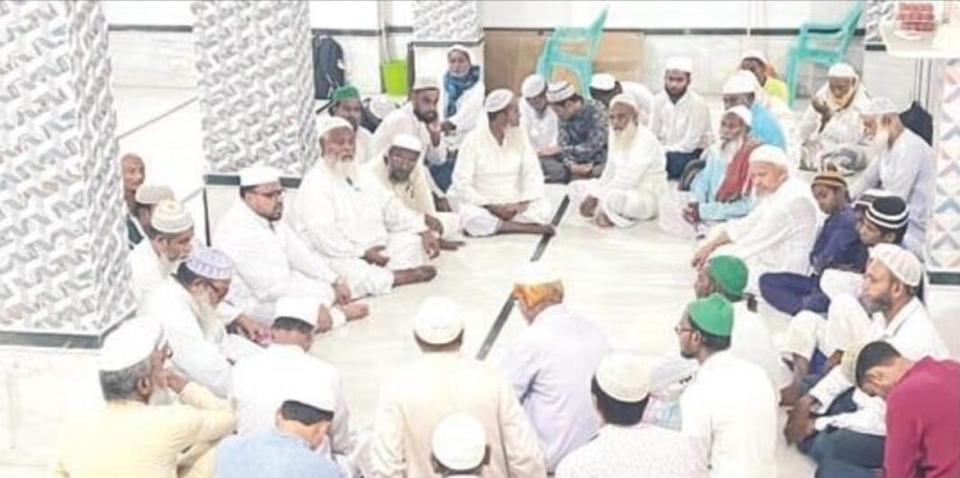 এসআইআর নিয়ে মুসলিম ভাই-বোনদের সচেতন করতে মানিকতলা দরবার শরীফে আয়োজিত হলো আলোচনা সভা