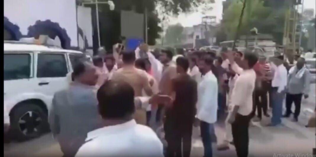 মহারাষ্ট্রের আকোলা জেলায় ‘গোমাংস’ বিক্রির অভিযোগ ঘিরে উত্তেজনা