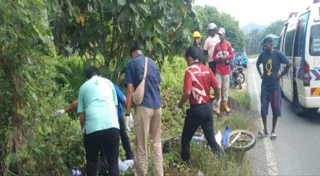 মালয়েশিয়ায় কাজ করতে গিয়ে সড়ক দুর্ঘটনায় মৃত্যু হল মুর্শিদাবাদের পরিযায়ী শ্রমিক আসরাফুলের!