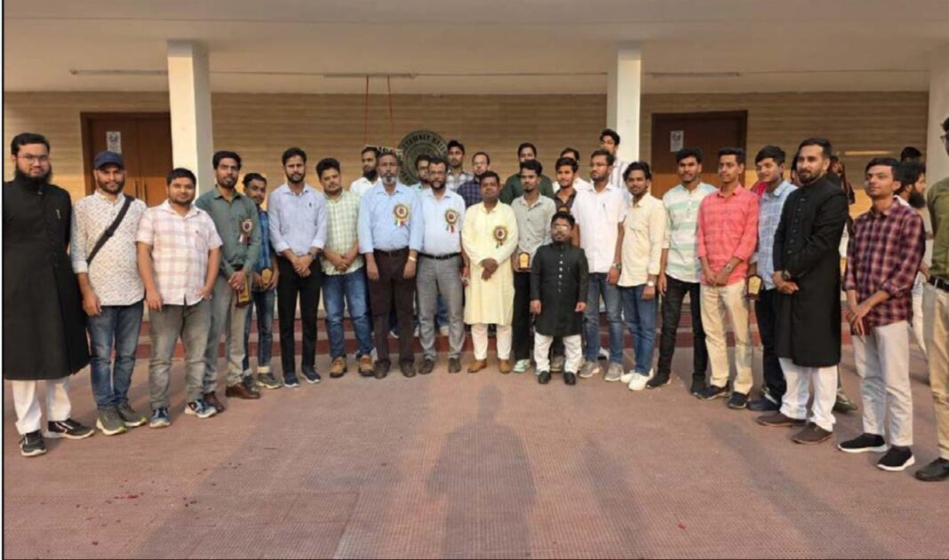 উত্তরপ্রদেশে আলিগড় মুসলিম বিশ্ববিদ্যালয়ে উৎসবমুখর পরিবেশে অনুষ্ঠিত হল বাঙালি ছাত্রছাত্রীদের নবীনবরণ!