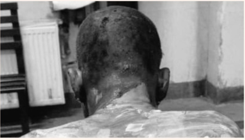 ছেলেকে দেখার অনুমতি না পেয়ে পুলিশের বাধায় আগুনে ঝাঁপ দিল বাবা!কাশ্মীরিদের সন্দেহের চোখে দেখা হচ্ছে বলে দাবি মেহবুবা মুফতির