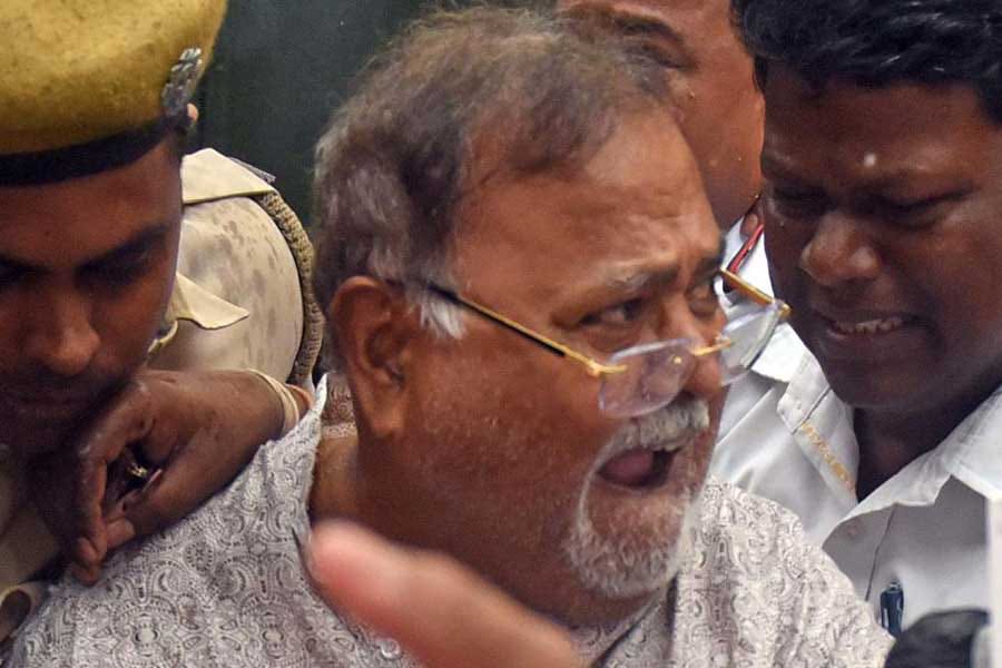 জামিন পেয়ে অবশেষে কি জেল থেকে ছাড়া পাচ্ছে পার্থ চট্টোপাধ্যায়?