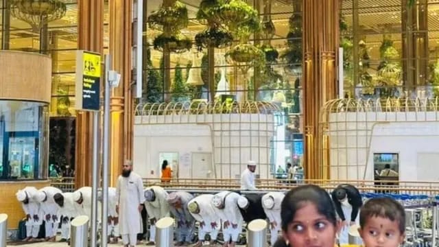 বেঙ্গালুরু বিমানবন্দরে নামাজ পড়াকে কেন্দ্র করে কর্নাটক সরকারের বিরুদ্ধে সুর চড়াচ্ছে বিজেপি