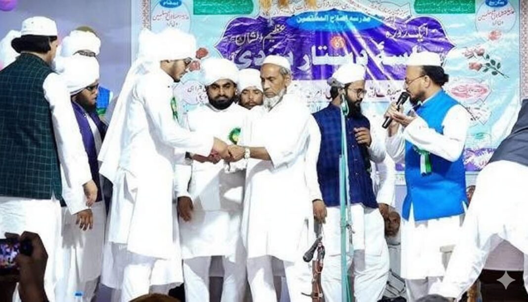 হাড়োয়ার মাদ্রাসায় অনুষ্ঠিত হলো ফাতহিয়া ঈসালে সওয়াব ও দস্তার বন্দি জলসা