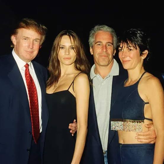 এপস্টাইন কাণ্ডে নতুন করে আলোচনায় ট্রাম্প, সামনে এল আরও তিনটি পুরনো ছবি