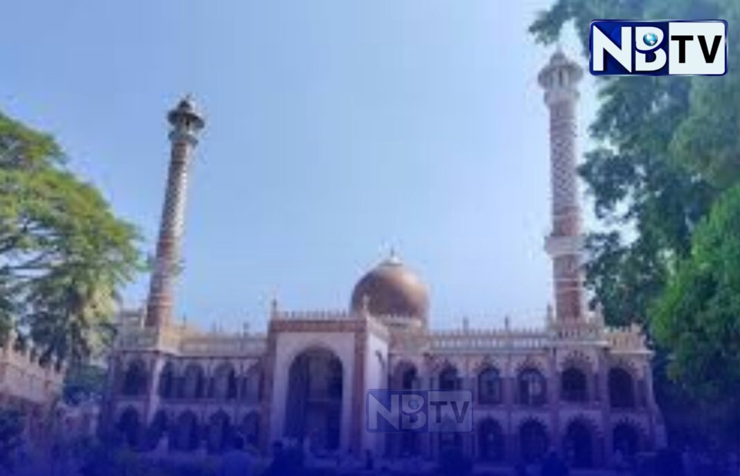 এলাকাবাসীর উদ্যোগে আরামবাগে গড়ে উঠছে নতুন মসজিদ!