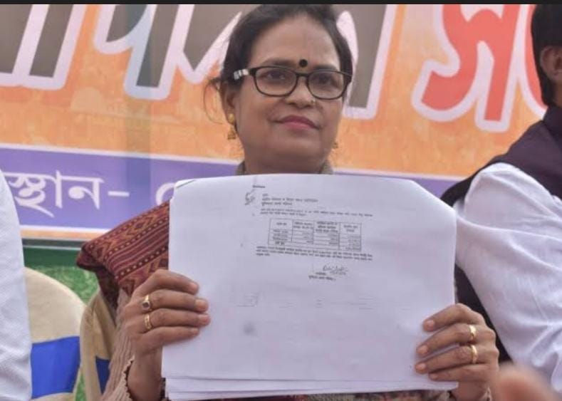 হুমায়ুনের দলে নয়, অধীর চৌধুরীর হাত ধরেই কংগ্রেসে যোগ শাহনাজ বেগমের