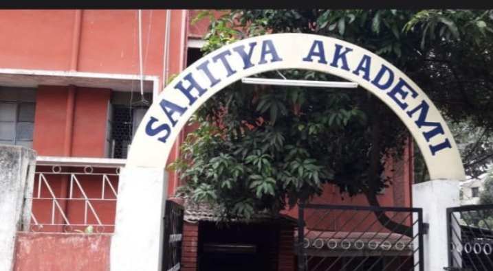 সাহিত্য আকাদেমি পুরস্কার ঘোষণা বাতিল: মোদি সরকারের সরাসরি হস্তক্ষেপের অভিযোগ