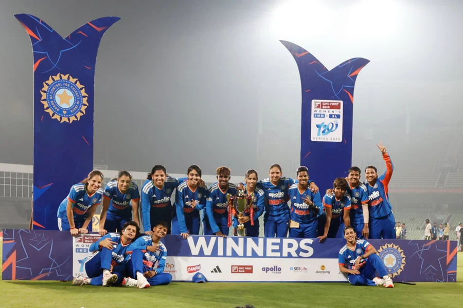 শ্রীলঙ্কার বিরুদ্ধে বিরাট জয় ভারতের মহিলা ক্রিকেট দলের, বিশ্বরেকর্ডে বছর শেষ দীপ্তি শর্মার