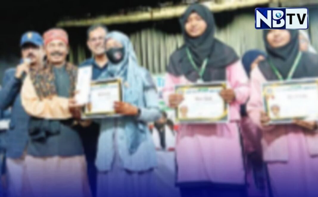 সিরাত সোশ্যাল ওয়েলফেয়ার অ্যান্ড এডুকেশনাল ট্রাস্টের উদ্যোগে বারাসতে মেধাবী পড়ুয়াদের পুরস্কার প্রদান