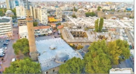 মালিক মেহমেদ গাজীর কবরের পাশে থেকে উদ্ধার ৯০০ বছরের পুরোনো মাদ্রাসার ধ্বংসাবশেষ