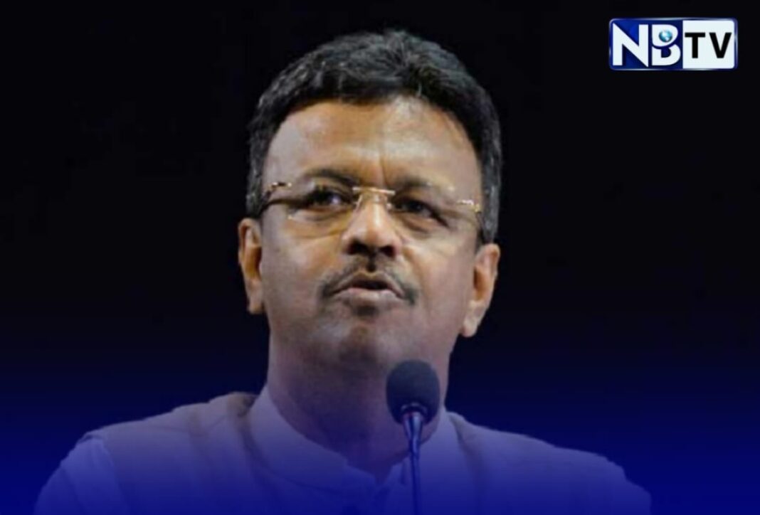 ভিন রাজ্যে বাংলায় কথা বলায় বাঙালিদের উপর হামলার ঘটনাতে তীব্র ক্ষোভ প্রকাশ ফিরহাদ হাকিমের!