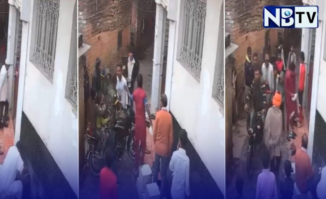 নামাজের সময় মসজিদের কাছে ‘জয় শ্রী রাম’ ধ্বনি দিলো ২ কিশোর! তবে কি হিন্দুত্ববাদের বীজ বপনে সক্ষম বিজেপি?