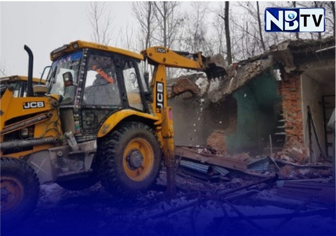 মন্দিরের পথ প্রশস্ত করতে উচ্ছেদ অভিযান, ভাঙছে বহু মুসলিম ব্যবসায়ীর দোকান!