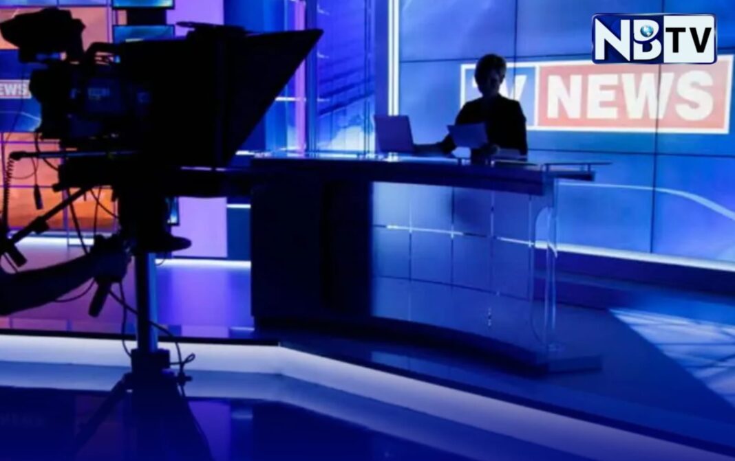 রাস্তায় নামাজ পড়ার ভুয়া খবর ছড়ানোর কারণে ‘জি নিউজ’ কে ১ লাখ টাকার জরিমানা