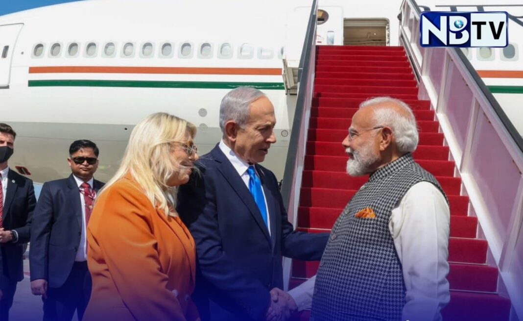 ইজরায়েলে রেড কার্পেটে হেঁটে কি গাজার গণহত্যাকে নিয়ে নিজের মনোভাব স্পষ্ট করলেন মোদি?