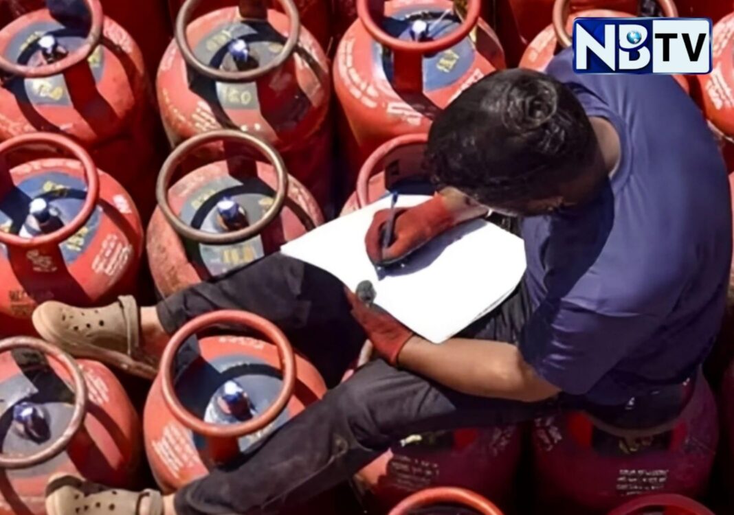 হরমুজ সংকটে বাড়তে পারে রান্নার গ্যাসের দাম,আজ দেশের কোন শহরে LPG সিলিন্ডারের কত মূল্য?