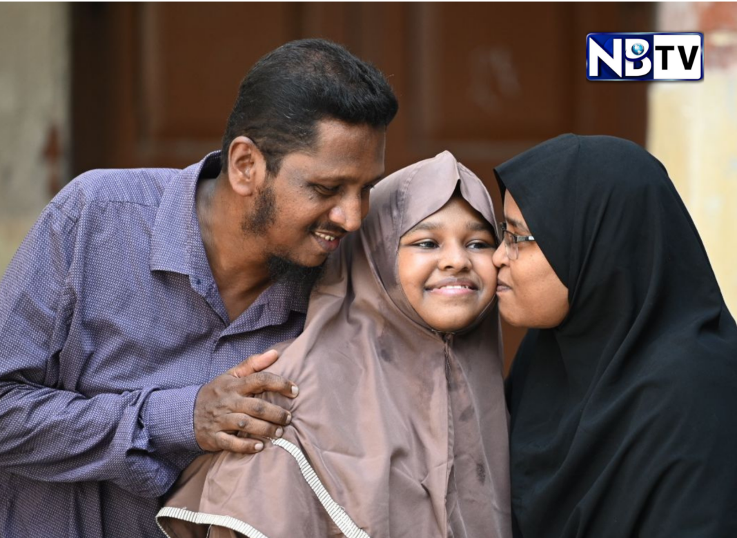 দর্জির মেয়ের অভাবনীয় সাফল্য, ৫০০-র মধ্যে ৪৯৭ পেয়ে ডাক্তার হওয়ার স্বপ্ন আয়েশার