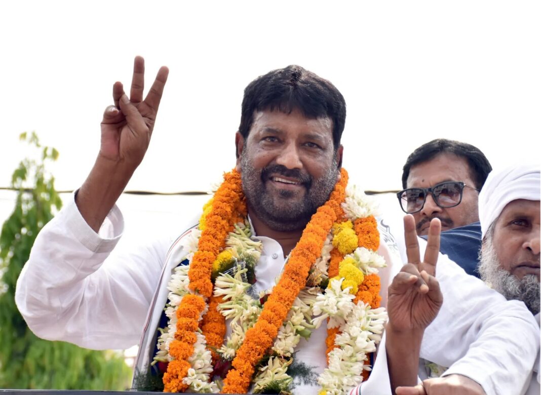 NCPI-এর সঙ্গে ‘বিদ্রোহী’ তৃণমূল সাংসদের ঘনিষ্ঠতায় ক্ষুব্ধ দলেরই কর্মীরা, উদ্বেগের কথা জানালেন আবু তাহের!