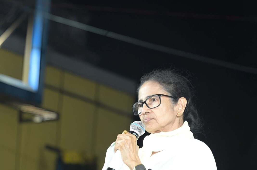 মমতার বৈঠকে অনুপস্থিত অধিকাংশ বিধায়ক, মুর্শিদাবাদে তৃণমূলের অন্দরে বাড়ছে জল্পনা!