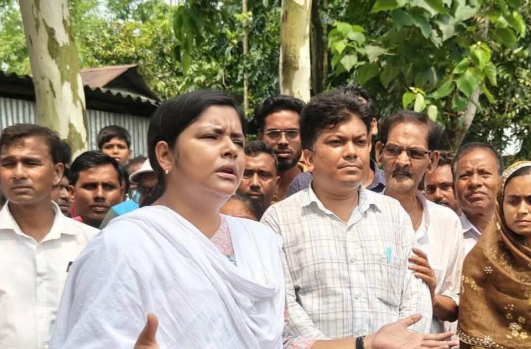 কোচবিহারের দিনহাটায় নাবালিকাকে ধর্ষণ করে খুন, নির্যাতিতার পরিবারের পাশে মীনাক্ষী মুখার্জি সহ বাম নেতৃত্ব