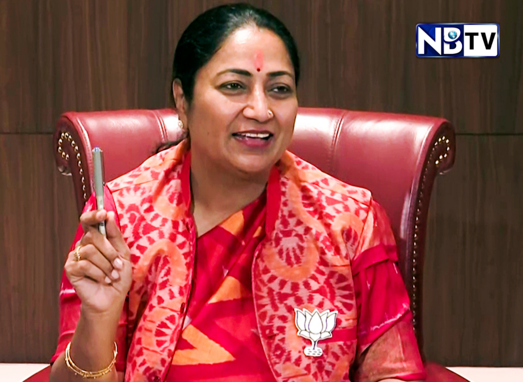 ‘গরমের জন্য জল বাষ্প হয়ে উবে যাচ্ছে’ – দিল্লির জলসঙ্কট নিয়ে আজব সাফাই মুখ্যমন্ত্রী রেখা গুপ্তার!
