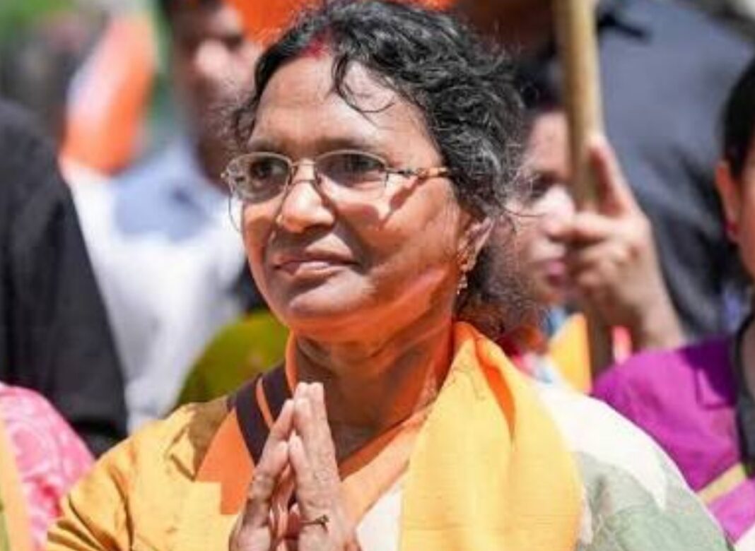 “আমার মেয়ের ঘটনা এবং বারুইপুর কাণ্ড এক নয়” –বারুইপুরের নৃশংসতা নিয়ে মন্তব্য বিজেপি বিধায়ক রত্ন দেবনাথের