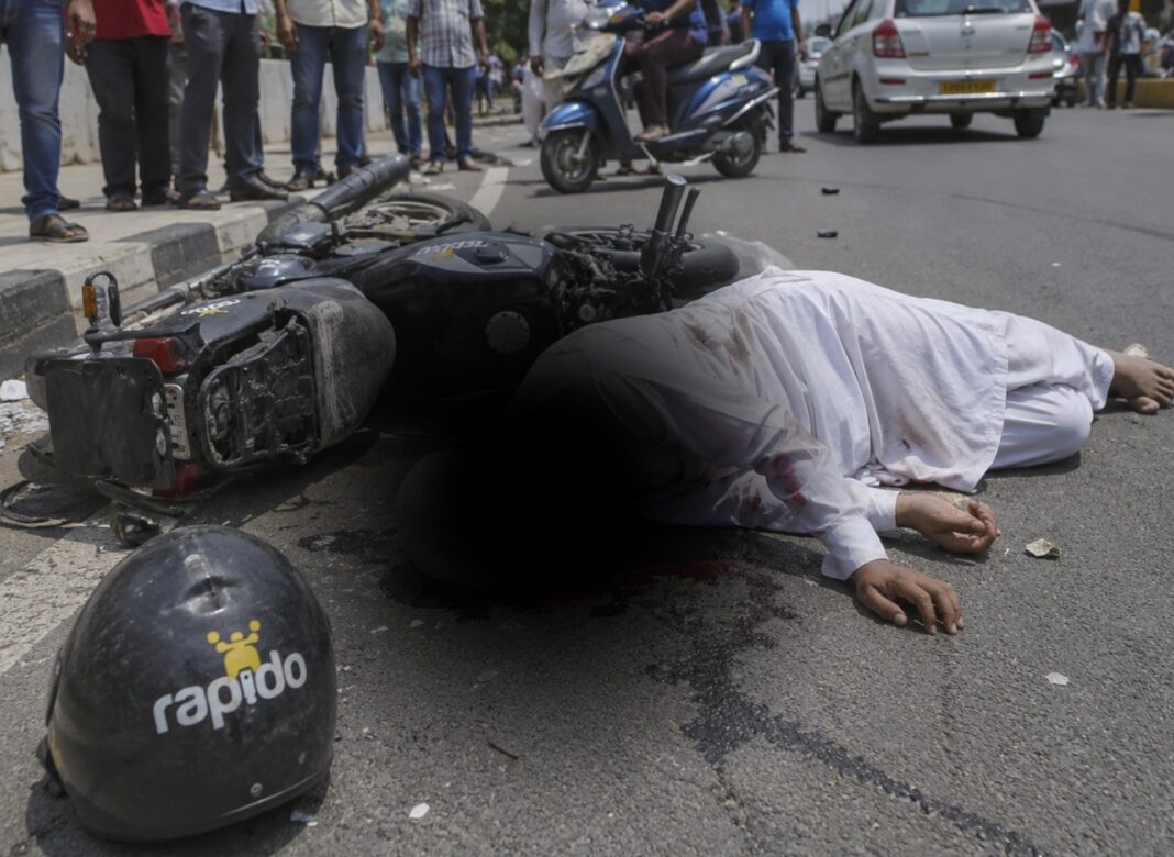 মাত্র ৮ হাজার টাকার বকেয়া ঘিরে নৃশংস হামলা, প্রাণ হারালেন ২৩ বছরের র্যাপিডো চালক মহম্মদ উজাইব