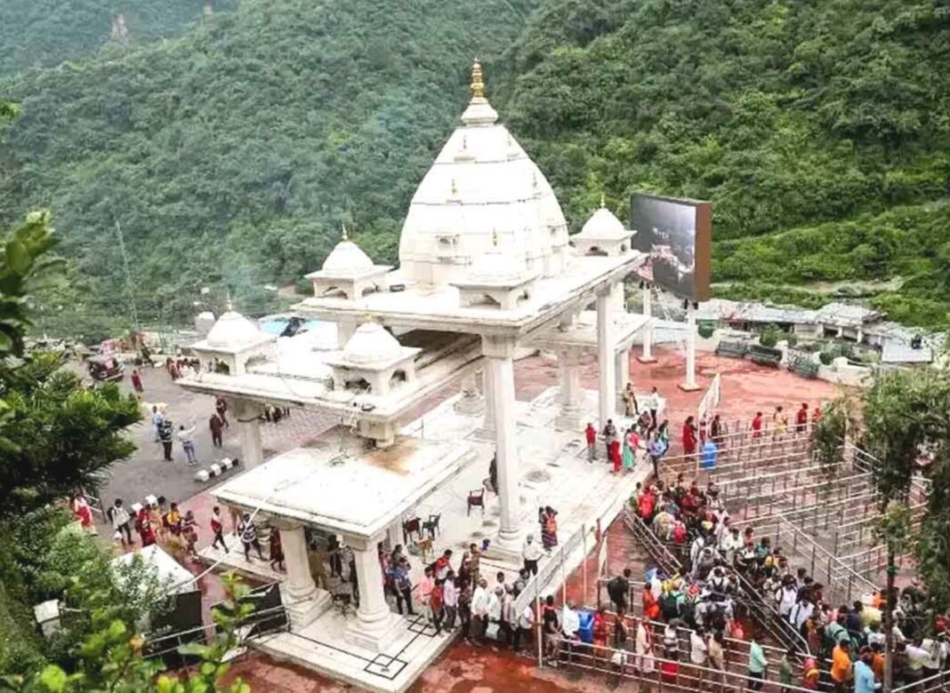 রাম মন্দিরের পর এবার বৈষ্ণবদেবী মন্দিরে ৫৫০ কোটির দান করা রুপোয় গরমিলের অভিযোগ!