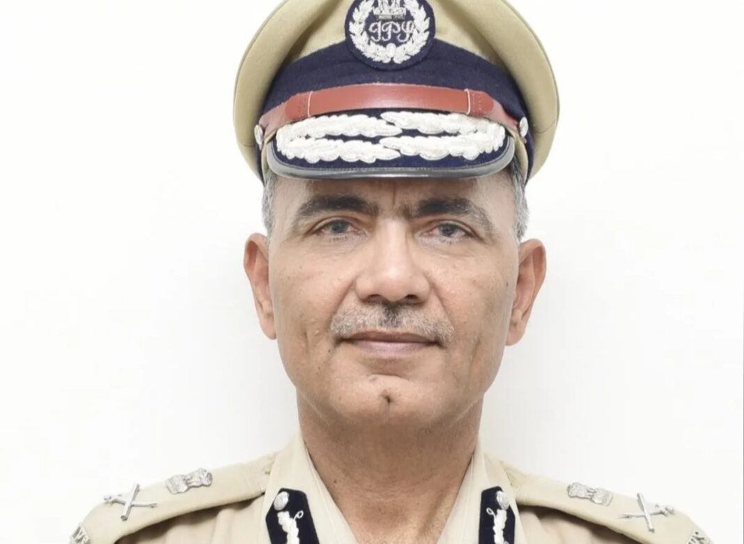 অফিসের বাথরুমে ঝুলন্ত দেহ, ত্রিপুরার ডিজিপির মৃত্যু ঘিরে বাড়ছে ধোঁয়াশা