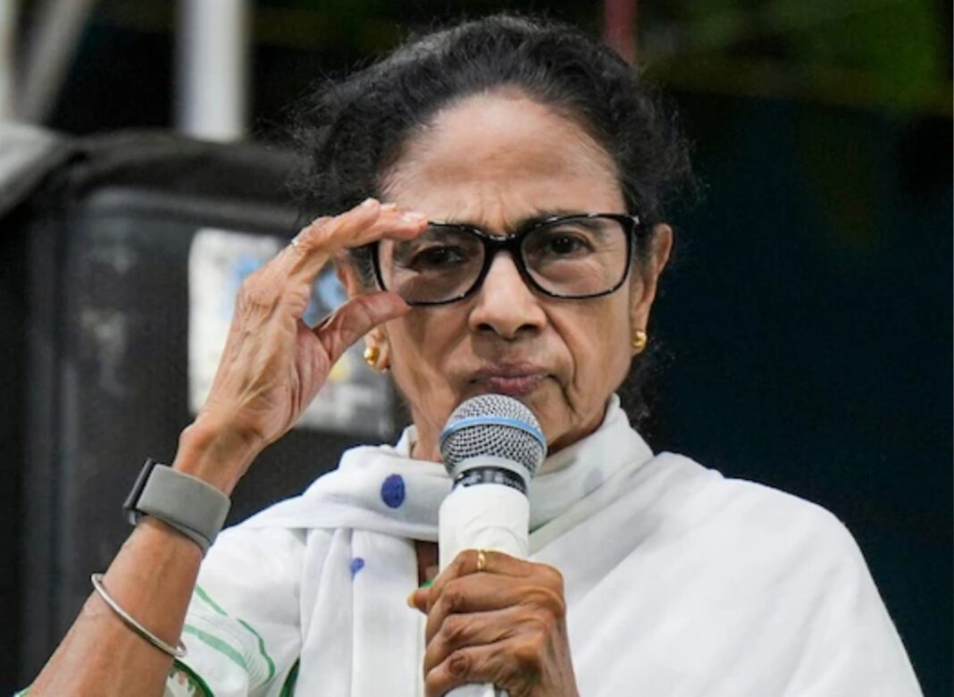 ‘আপনাদের আর প্রয়োজন নেই!’ ঋতব্রত শিবিরকে ফের দলে নেওয়ার সম্ভাবনা নেই, একুশে জুলাইয়ের মঞ্চ থেকে স্পষ্ট বার্তা মমতার