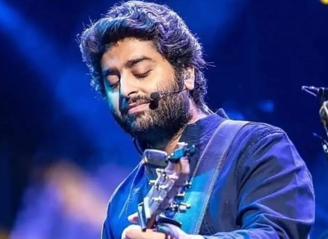 ‘নির্লজ্জ, নেতামন্ত্রীরা কি নিজেদের ভগবান ভাবছেন?’ ককরোচ জনতা পার্টিকে সমর্থন জানিয়ে সরব অরিজিৎ সিং