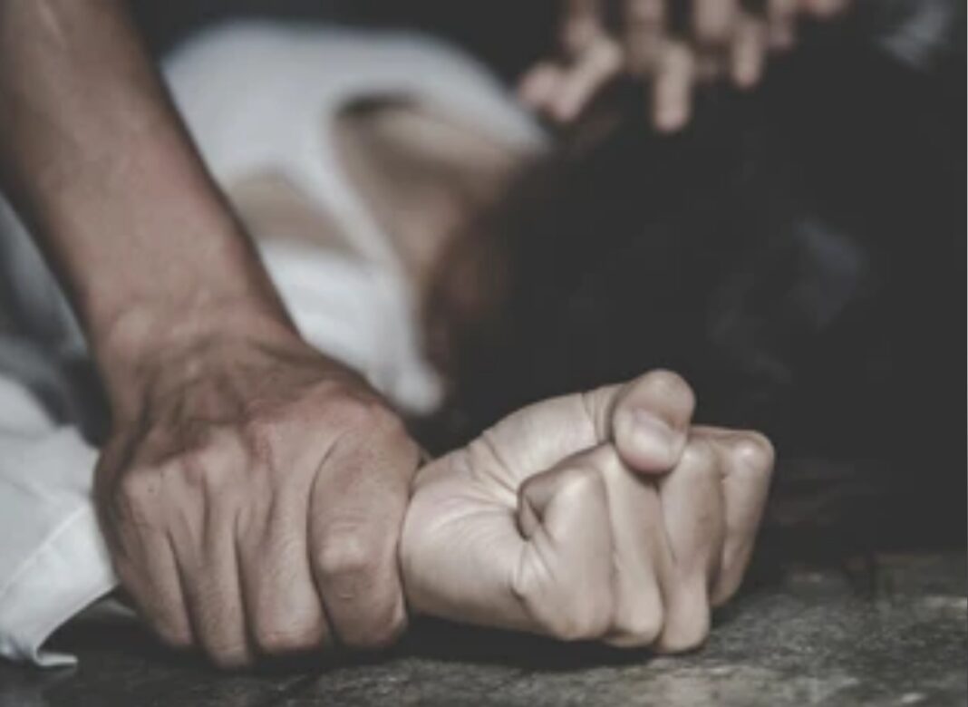 দলিত নাবালিকাকে অপহরণ ও ধর্ষণের অভিযোগে মধ্যপ্রদেশে গ্রেফতার ২ পুলিশ কনস্টেবল
