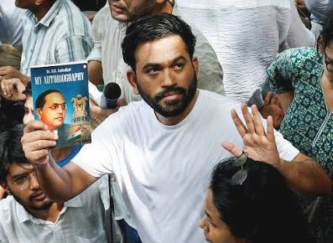 সোনমকে হাসপাতালে নিয়ে গেলেও থামছে না আন্দোলন, এবার অনশন শুরু ককরোচ জনতা পার্টি প্রধান অভিজিৎ দীপকের!