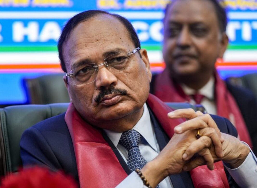 প্রধান অতিথি বিচারপতি সূর্য কান্ত পৌঁছনোর আগেই ‘আরশোলা’ বিক্ষোভের আশঙ্কায় শেষ মুহূর্তে ভেস্তে গেল টিআইএসএসের সমাবর্তন