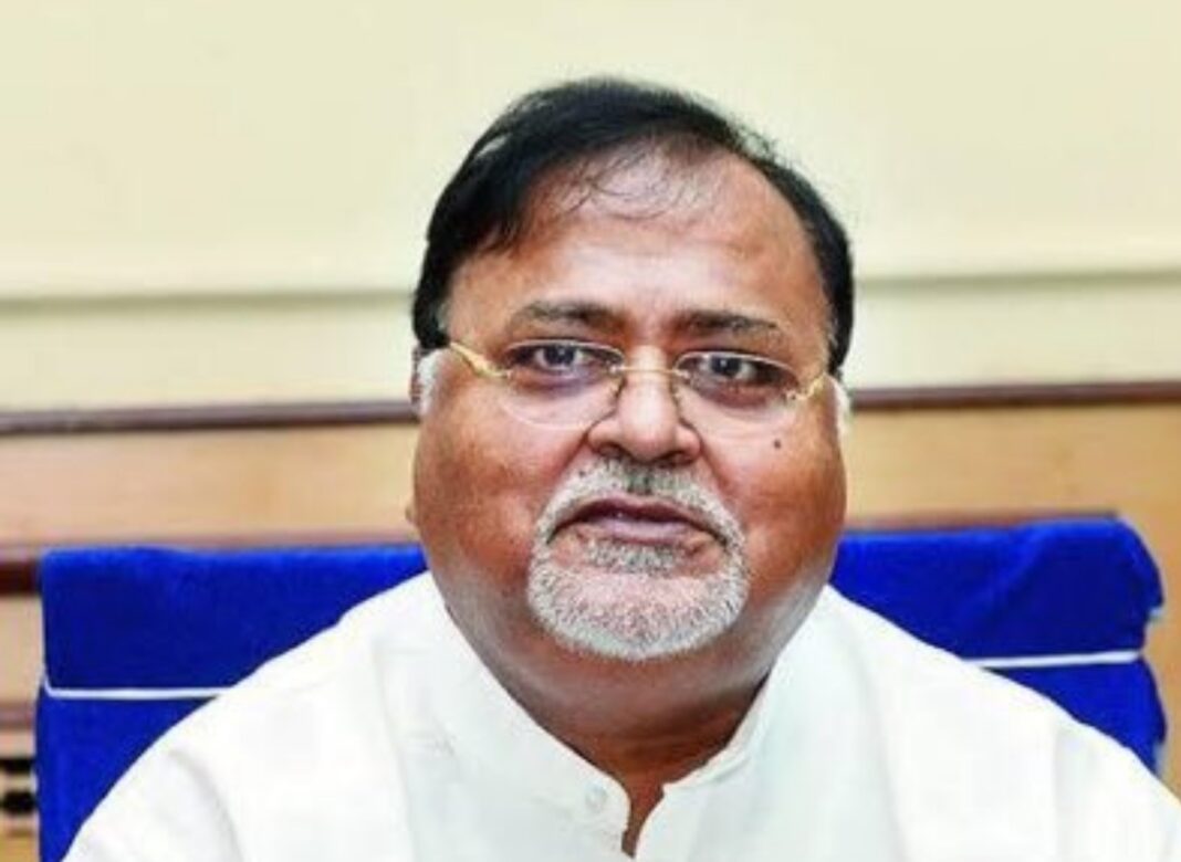 গ্রুপ ডি দুর্নীতি মামলায় বড় স্বস্তি পার্থদের, চার্জশিটের ২৪ জনই পেলেন জামিন