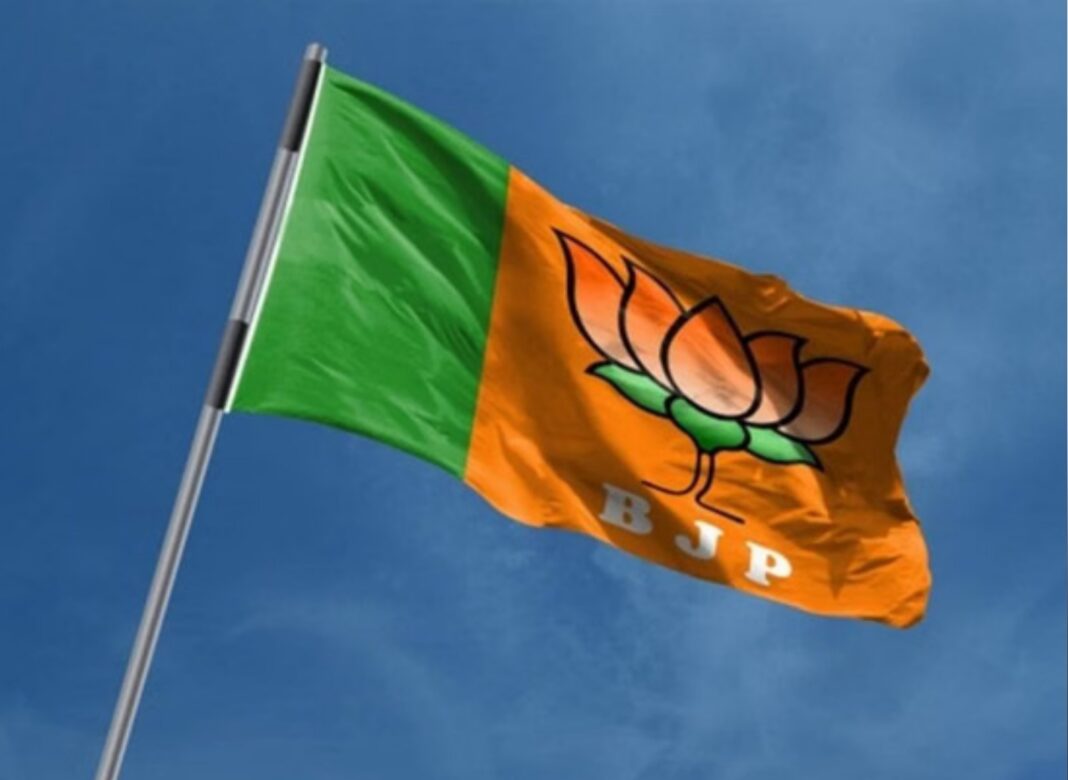 কাজ পাইয়ে দেওয়ার নামে ৫ লক্ষ টাকা কাটমানি, কাটোয়ায় বিজেপি নেতাদের বিরুদ্ধে থানায় অভিযোগ