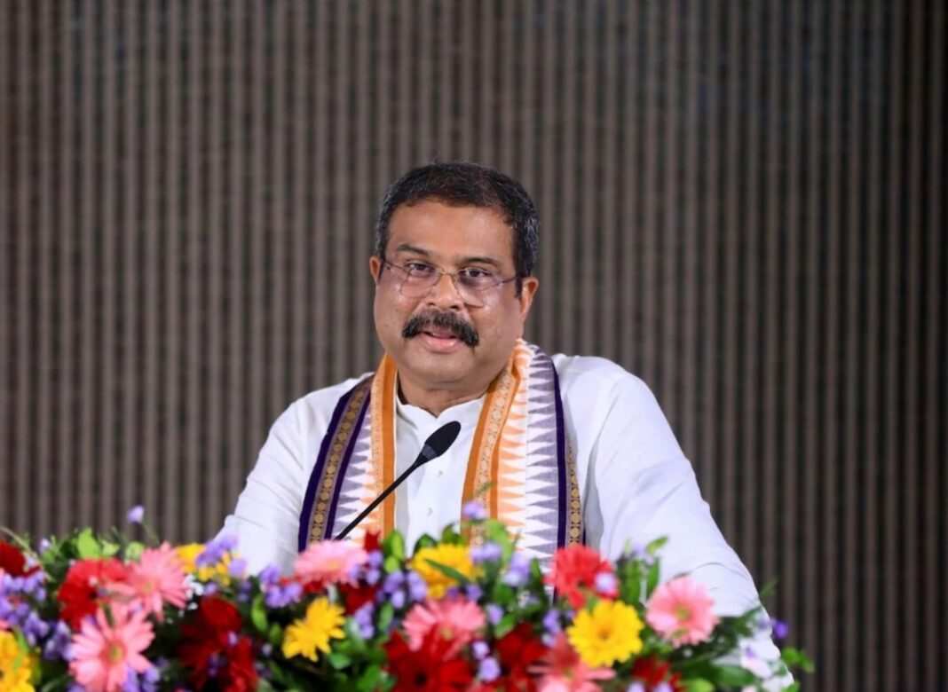 ‘নিট আন্দোলনে জেন-জিকে বিভ্রান্ত করা হয়েছিল’, ধর্মেন্দ্রর মন্তব্য ঘিরে বিরোধীদের পাল্টা প্রশ্ন