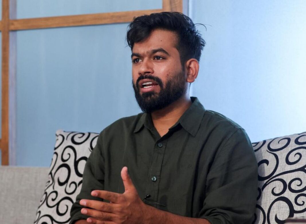 ‘প্রধানমন্ত্রীর বাসভবন বদলাতে পারলে গ্রামের স্কুল কেন নয়?’ স্কুল অডিট চেয়ে সরব দীপকে