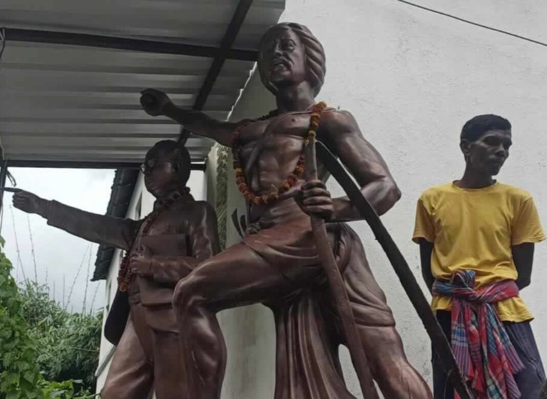 স্বাধীনতা দিবসের রাতেই তাহেরপুরে তাণ্ডব, ভাঙা হল বিরসা মুণ্ডা ও আম্বেদকরের মূর্তি